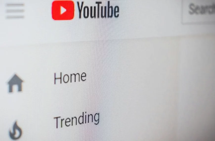 Czy YouTube blokuje użytkowników Adblocków? Analiza coraz trudniejszego życia widza