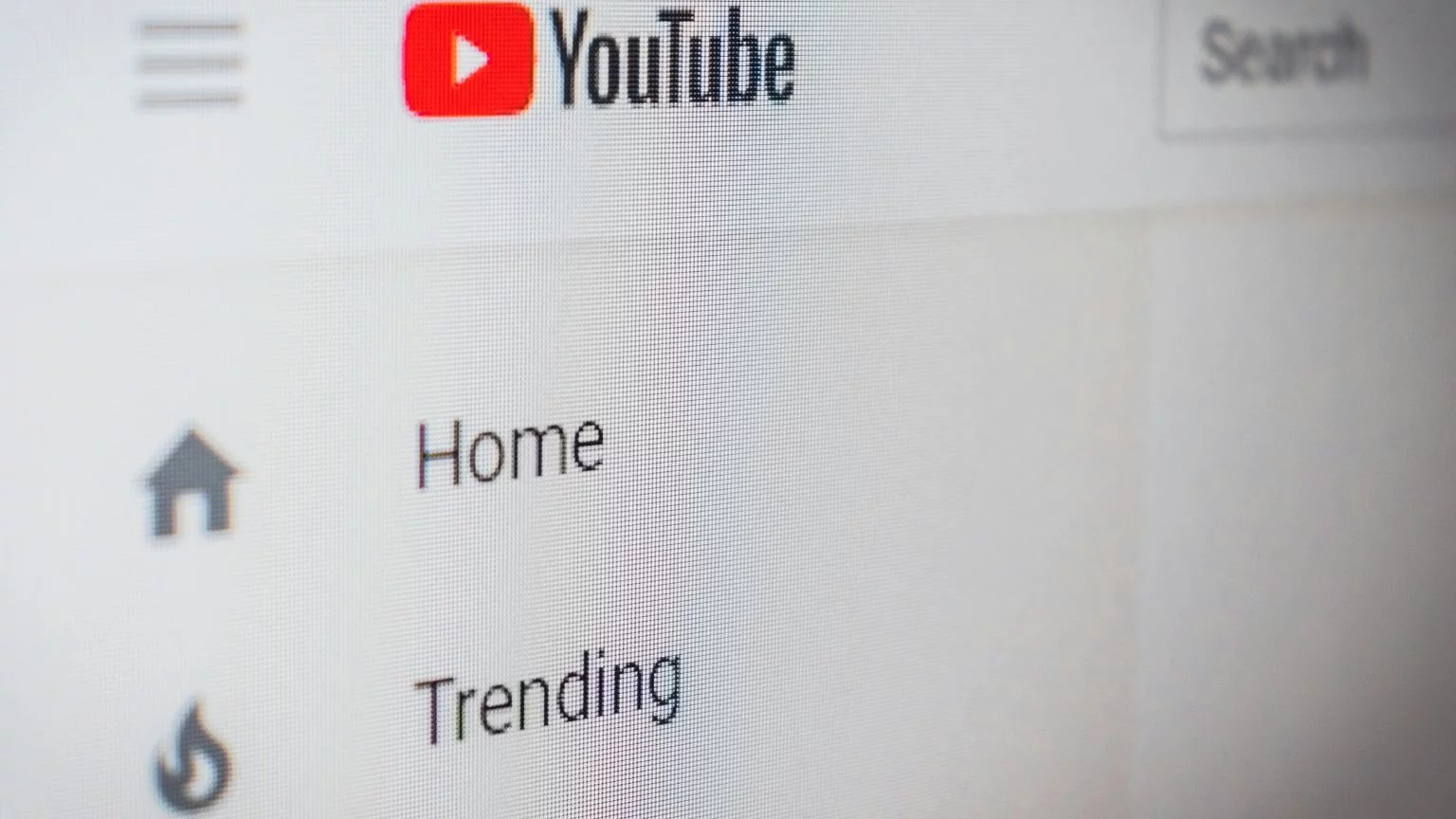 Czy YouTube blokuje użytkowników Adblocków? Analiza coraz trudniejszego życia widza